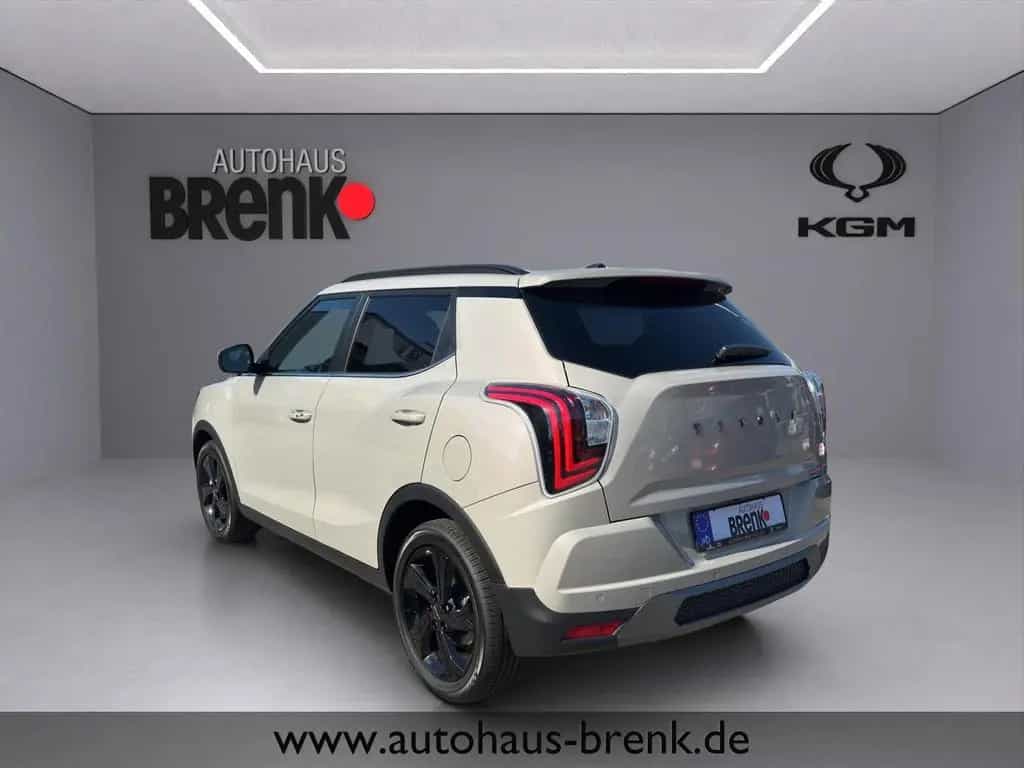 KGM Tivoli Nomad+ 1.5 2WD *LED/SHZ/RFK/App/PDC* null-photo-3