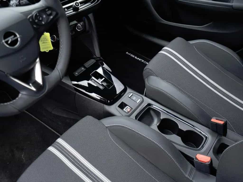 Opel Corsa F YES*AUTOMATIK*SONDERMODEL*LED*etc 04/2025-photo-14
