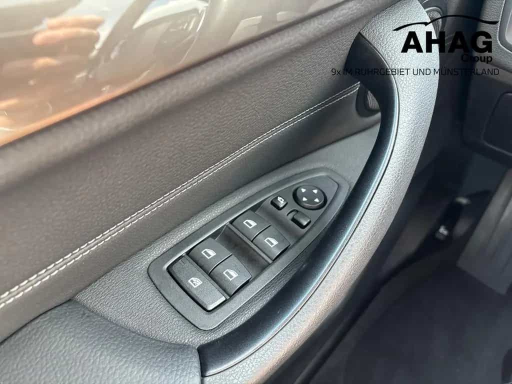 BMW X1 xDrive25i A xLine 12/2016-photo-17