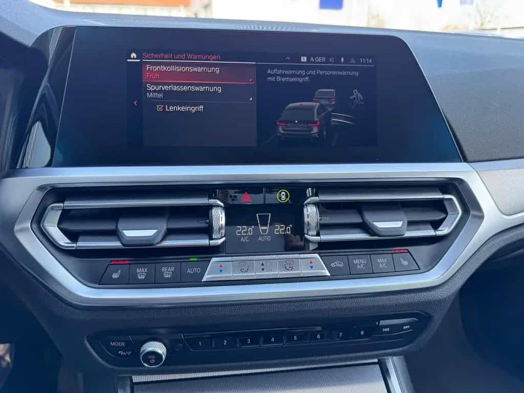 BMW 320 d Touring SportLine AHK Panorama ACC HIFI 01/2021-photo-15