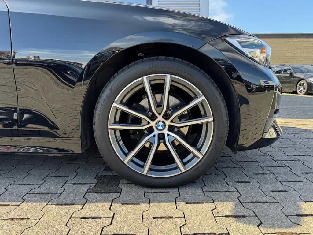 BMW 320 d Touring SportLine AHK Panorama ACC HIFI 01/2021-photo-2
