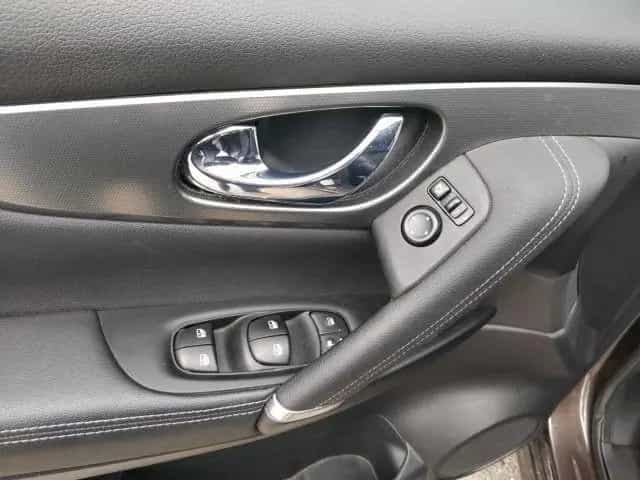 Nissan Qashqai 1.3 DIG-T 15PS Tekna AHK NAVI 360 SHZ TE 04/2019-photo-7