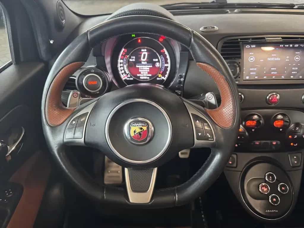 Abarth 500 Cabrio 595 C Competizione 12/2015-photo-16
