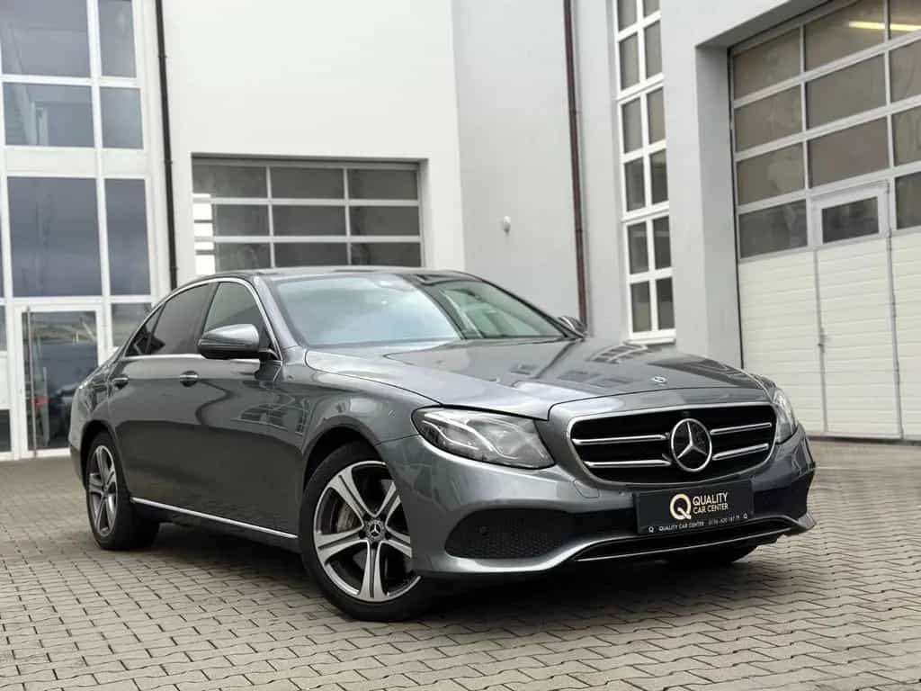 Mercedes-Benz E-Class 450 LUXURY V6 4Matic 9G*WIDESCREEN*DISTR+*360K 11/2019-photo-0