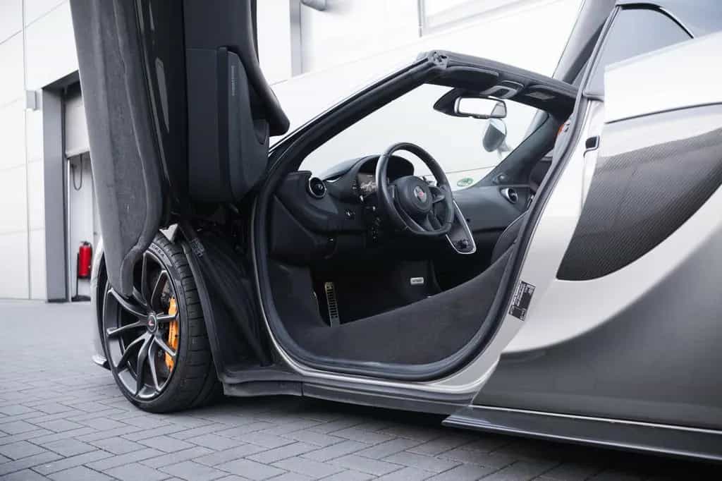 McLaren 570S Spider, Lift-el. Sitze-Kamera-B&W 07/2019-photo-8