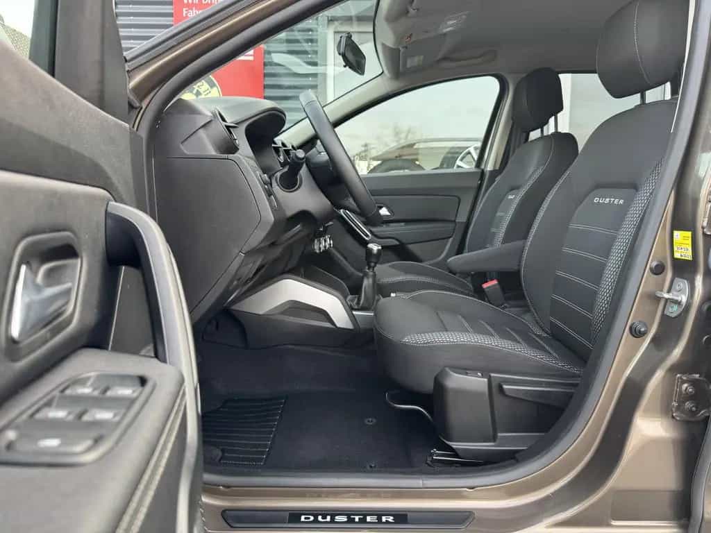 Dacia Duster II Prestige *2.HAND|ALLW.|AHK|RFK|TÜV* 05/2019-photo-22