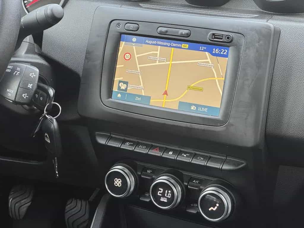 Dacia Duster II Prestige *2.HAND|ALLW.|AHK|RFK|TÜV* 05/2019-photo-36