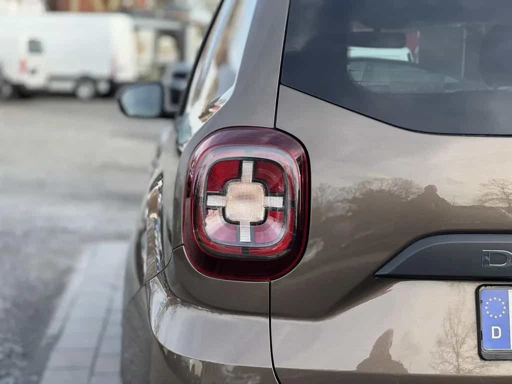 Dacia Duster II Prestige *2.HAND|ALLW.|AHK|RFK|TÜV* 05/2019-photo-6