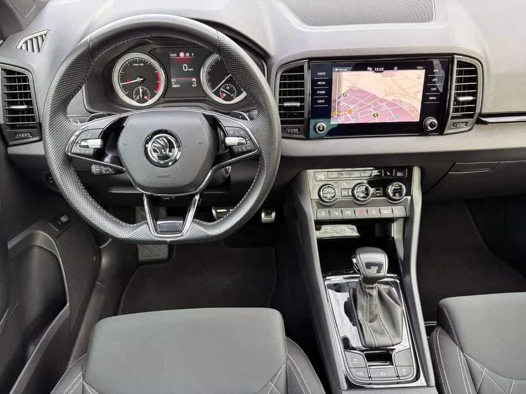 Skoda Karoq 1.5TSI DSG SPORTLINE ACC 360° PANO AHK LED 02/2021-photo-8