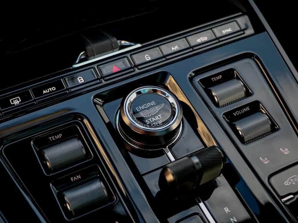 Aston Martin DBX 4.0 V8 DBX707 01/2025-photo-22