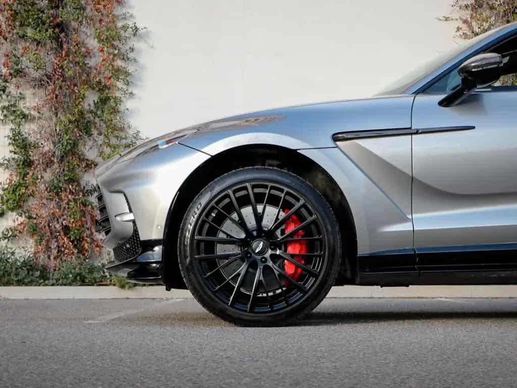 Aston Martin DBX 4.0 V8 DBX707 01/2025-photo-3