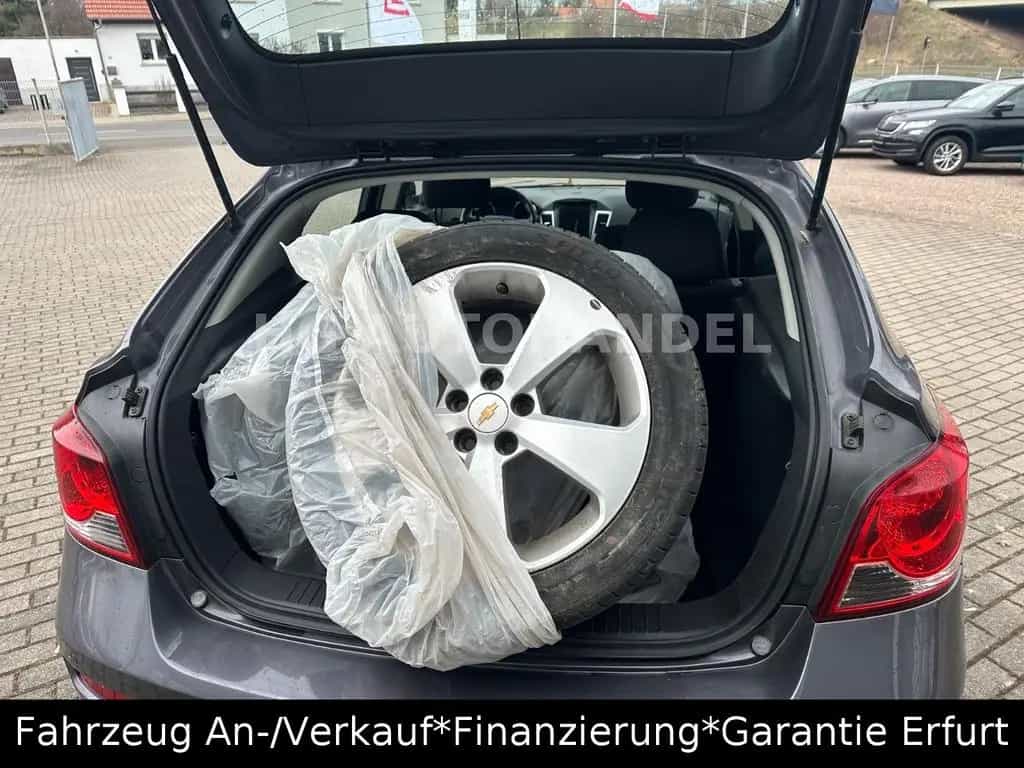 Chevrolet Cruze Hatchback Kamera Navi 04/2012-photo-10