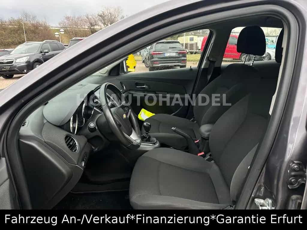 Chevrolet Cruze Hatchback Kamera Navi 04/2012-photo-12