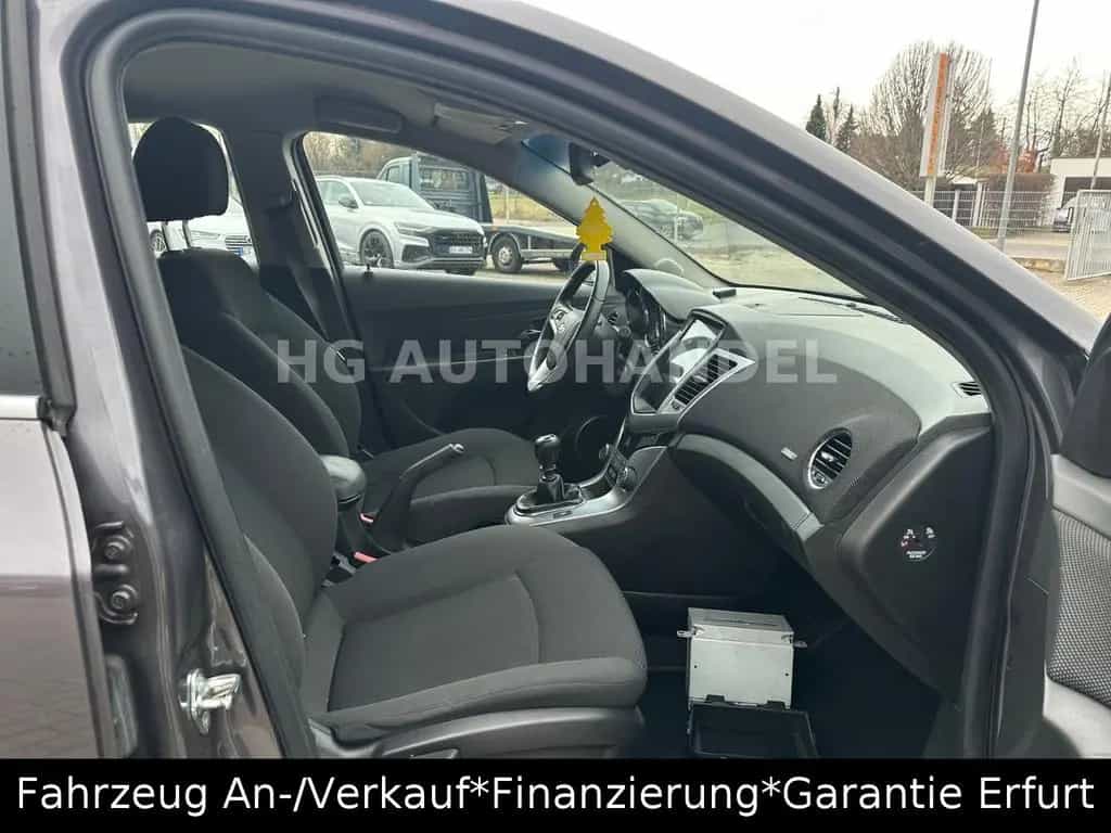 Chevrolet Cruze Hatchback Kamera Navi 04/2012-photo-13