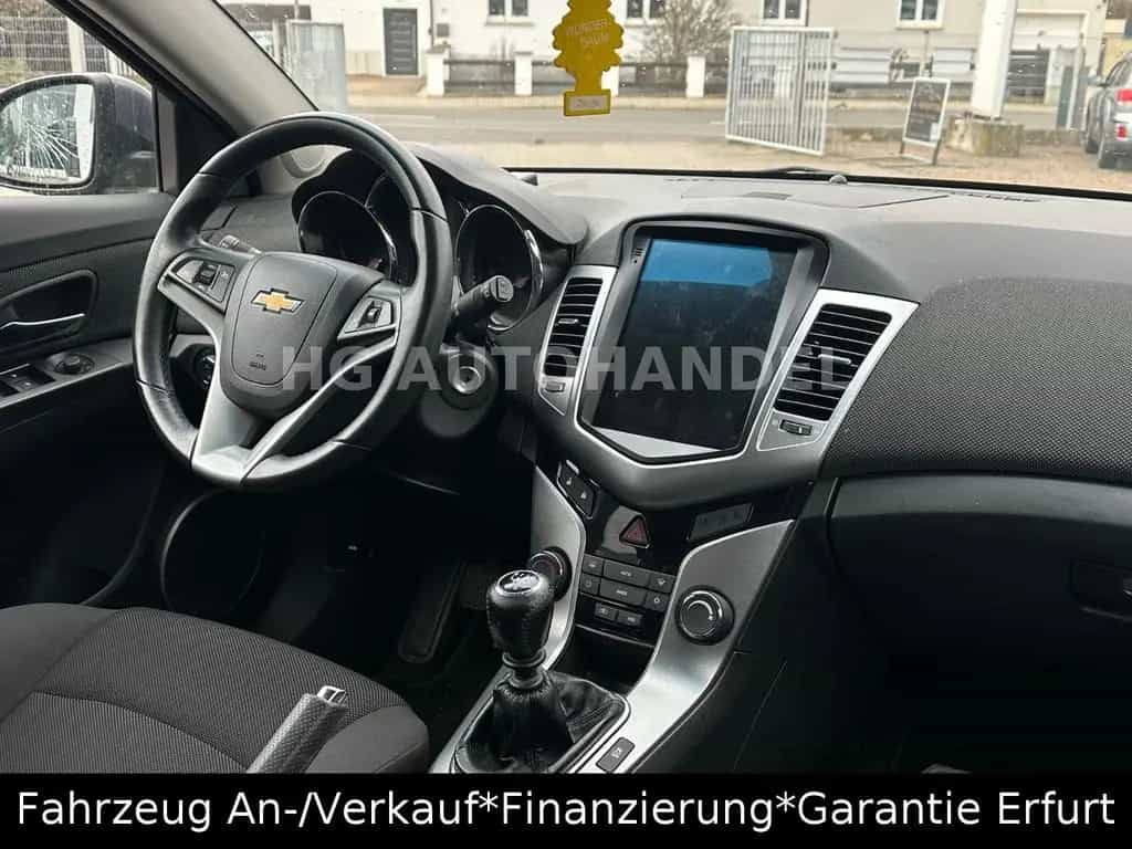 Chevrolet Cruze Hatchback Kamera Navi 04/2012-photo-15