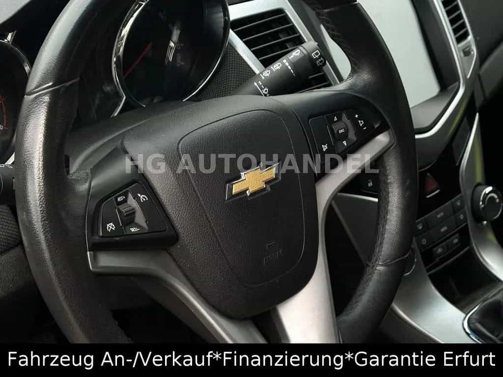 Chevrolet Cruze Hatchback Kamera Navi 04/2012-photo-16