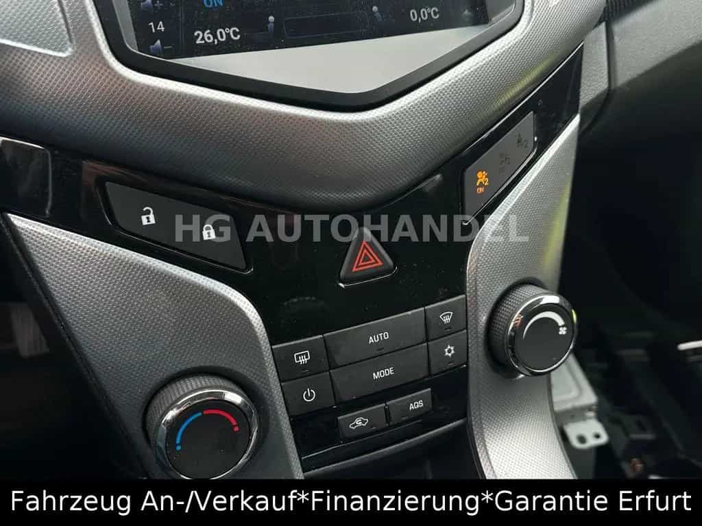 Chevrolet Cruze Hatchback Kamera Navi 04/2012-photo-17