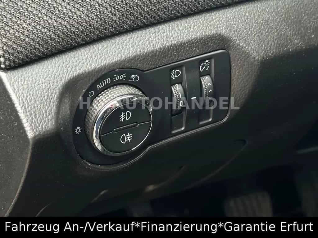 Chevrolet Cruze Hatchback Kamera Navi 04/2012-photo-21