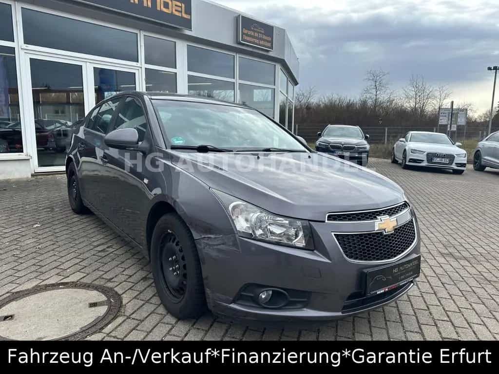Chevrolet Cruze Hatchback Kamera Navi 04/2012-photo-3