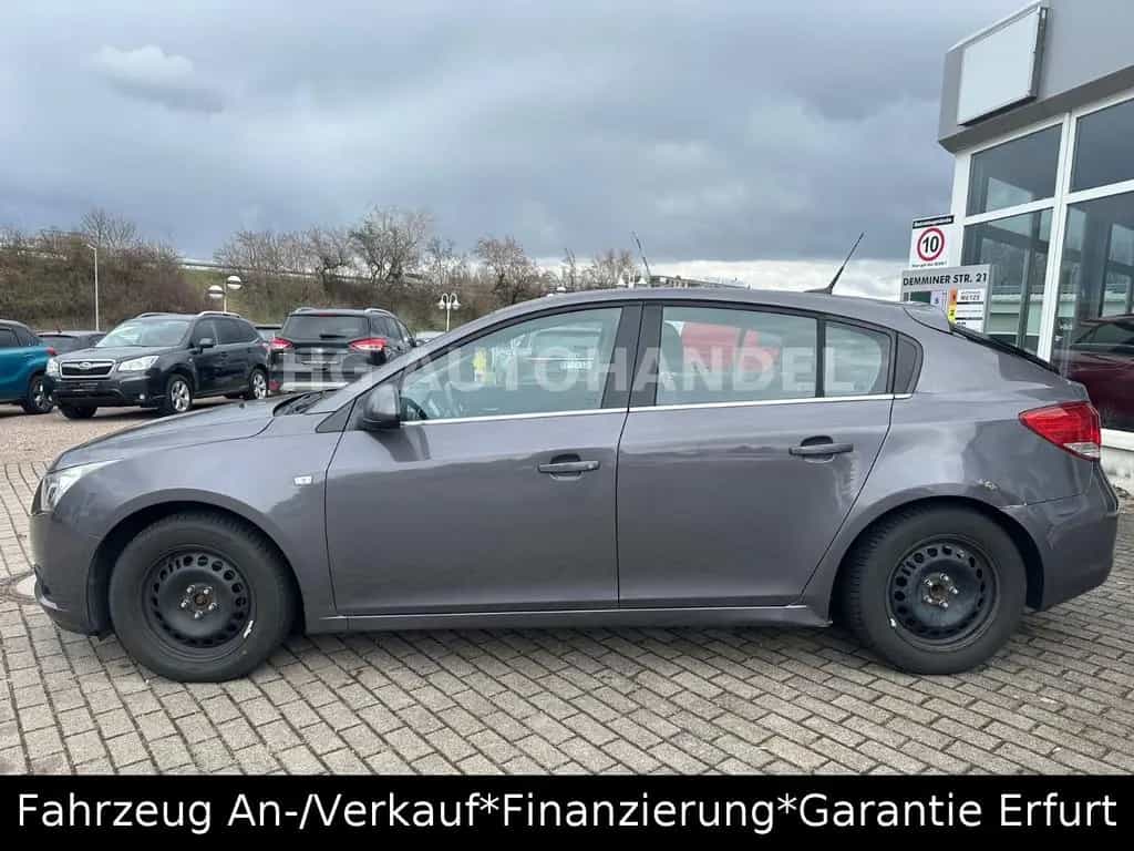 Chevrolet Cruze Hatchback Kamera Navi 04/2012-photo-8