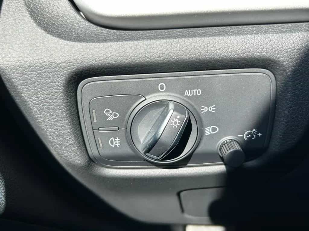 Audi A3 35 TDI Sportback s-tronic Navi Leder Xenon 07/2020-photo-13