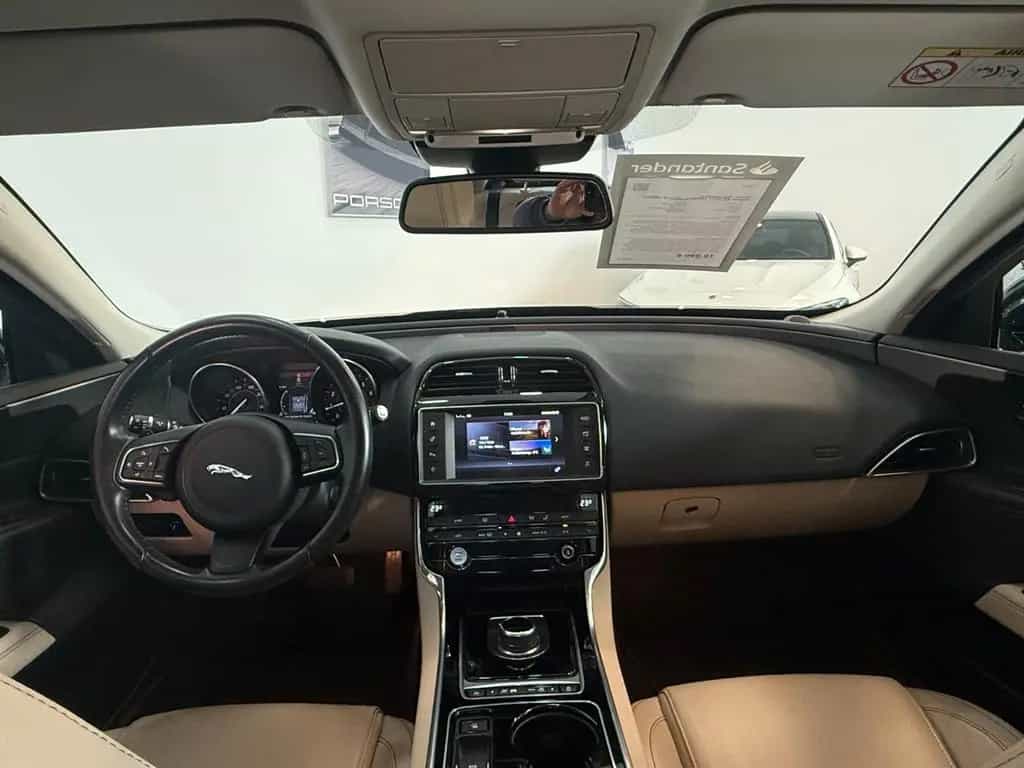 Jaguar XE 20t*1.HAND*S.HEFT*V-LEDER* 10/2016-photo-13