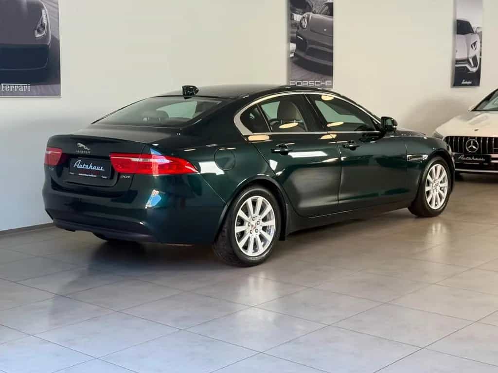 Jaguar XE 20t*1.HAND*S.HEFT*V-LEDER* 10/2016-photo-18
