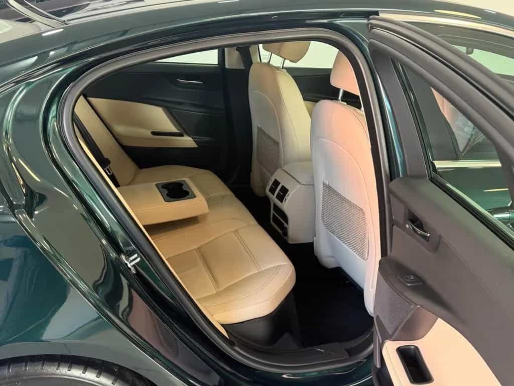 Jaguar XE 20t*1.HAND*S.HEFT*V-LEDER* 10/2016-photo-19