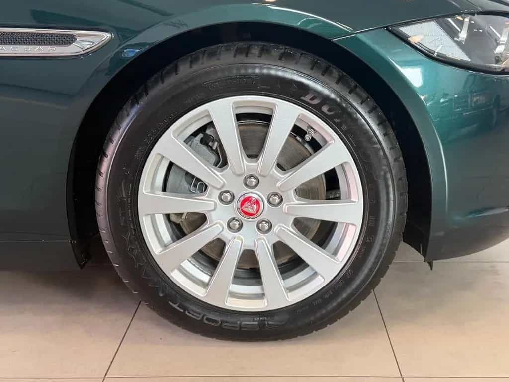 Jaguar XE 20t*1.HAND*S.HEFT*V-LEDER* 10/2016-photo-27