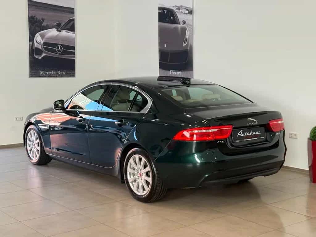Jaguar XE 20t*1.HAND*S.HEFT*V-LEDER* 10/2016-photo-7
