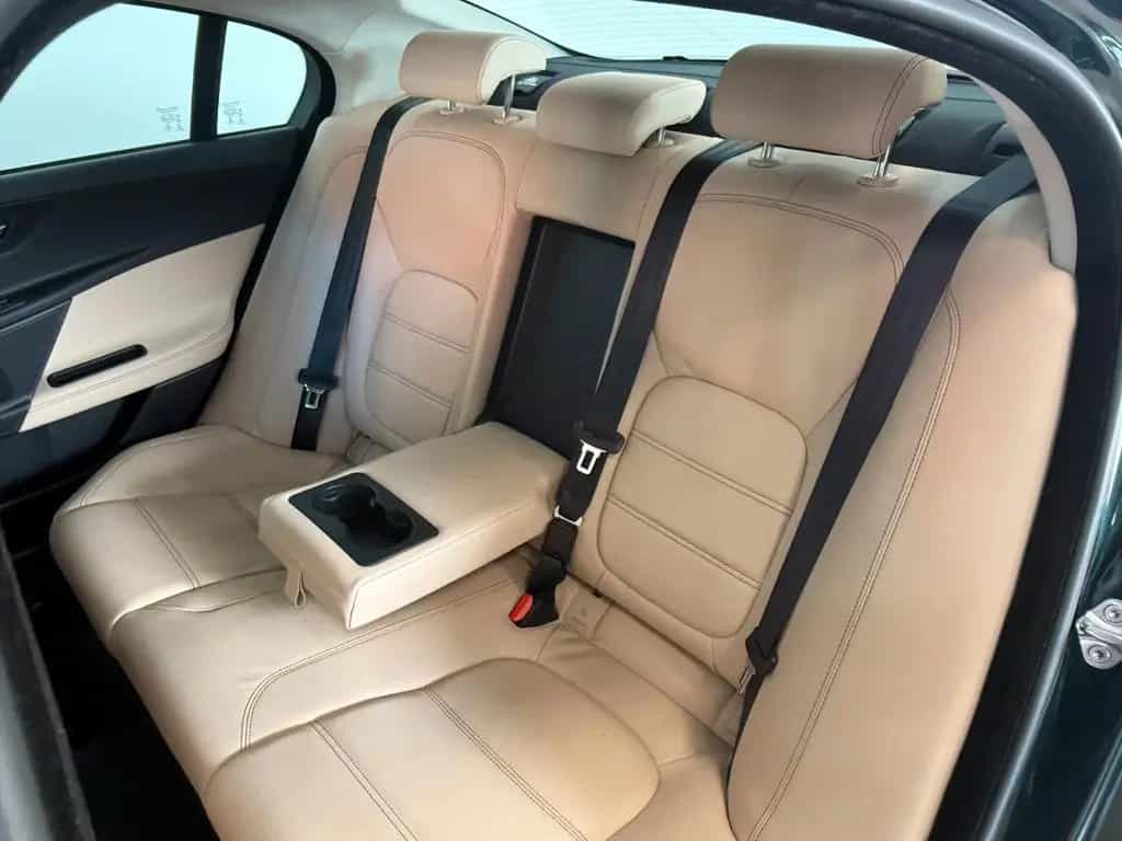 Jaguar XE 20t*1.HAND*S.HEFT*V-LEDER* 10/2016-photo-9