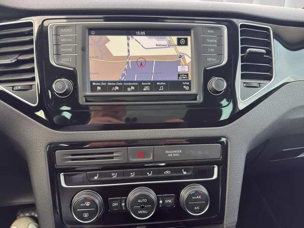 Volkswagen Golf Sportsvan VII Highline*Autom*Pano*Cam*ACC 05/2017-photo-17
