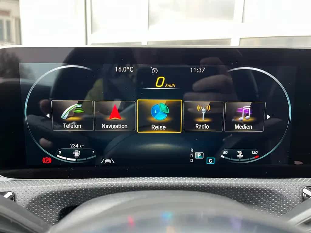 Mercedes-Benz CLA-Class 220 Shooting Brake Aut. AMG-L PANO LED 8FACH 09/2019-photo-20