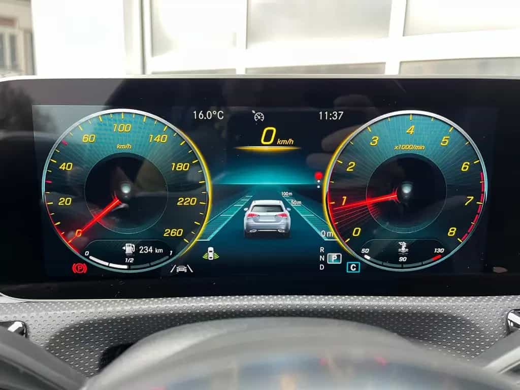 Mercedes-Benz CLA-Class 220 Shooting Brake Aut. AMG-L PANO LED 8FACH 09/2019-photo-21