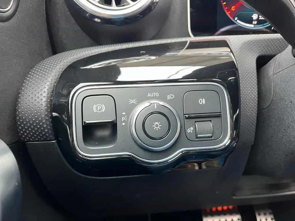 Mercedes-Benz CLA-Class 220 Shooting Brake Aut. AMG-L PANO LED 8FACH 09/2019-photo-42