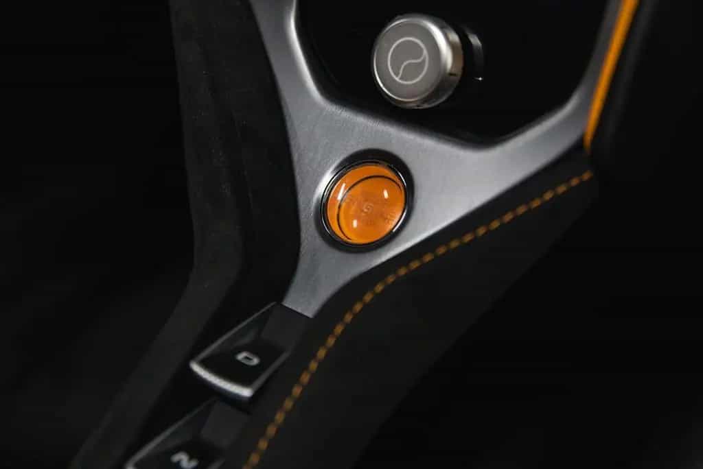 McLaren 750S Spider 01/2026-photo-15