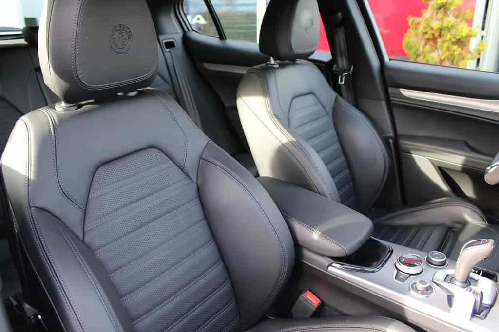 Alfa Romeo Stelvio Veloce Q4 10/2023-photo-17