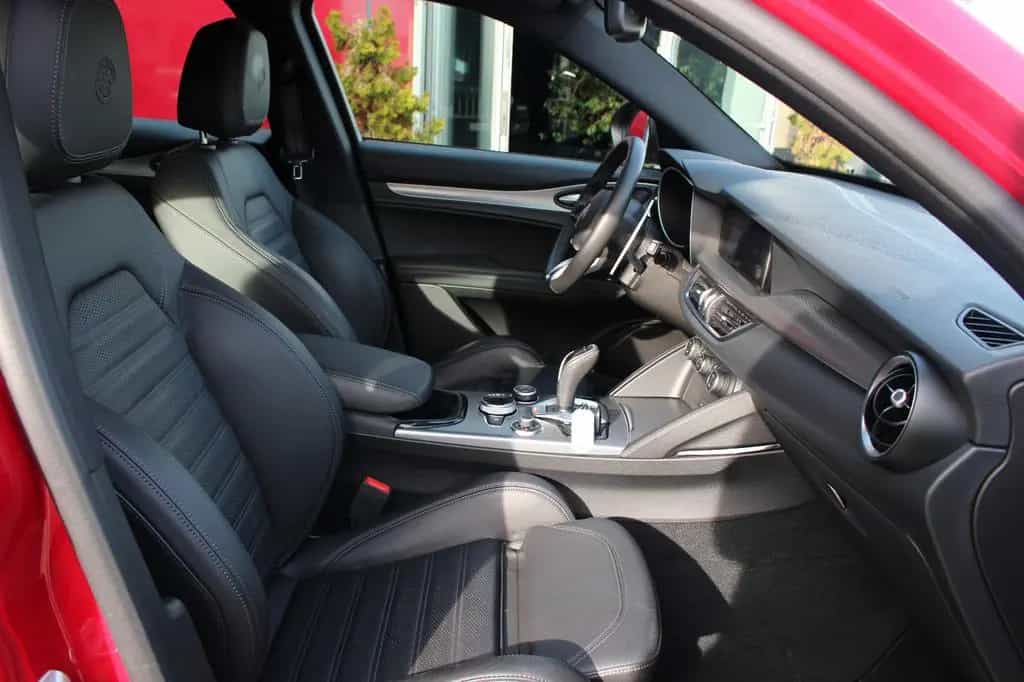 Alfa Romeo Stelvio Veloce Q4 10/2023-photo-18