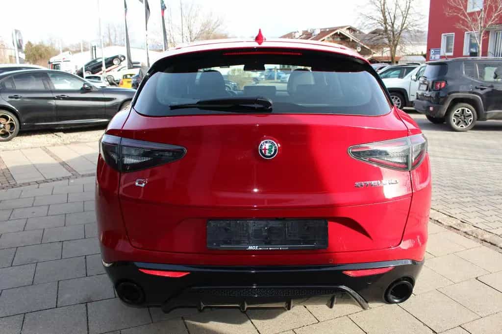 Alfa Romeo Stelvio Veloce Q4 10/2023-photo-3