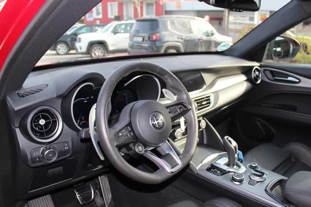 Alfa Romeo Stelvio Veloce Q4 10/2023-photo-7