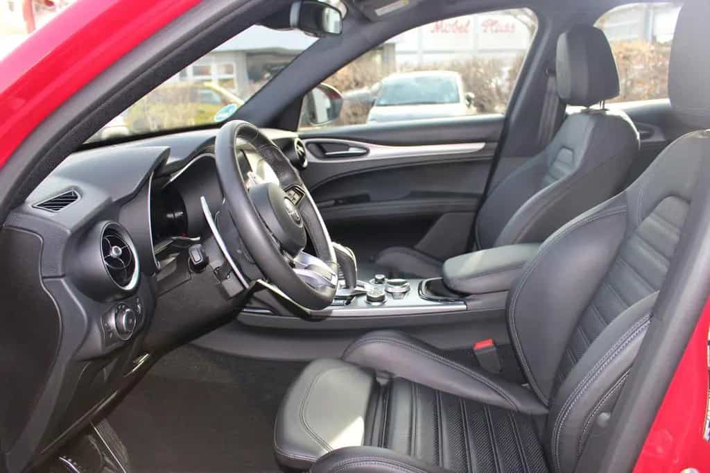 Alfa Romeo Stelvio Veloce Q4 10/2023-photo-8