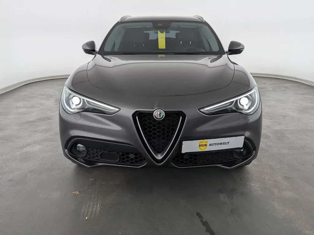 Alfa Romeo Stelvio 2.2 JTDM Super Q4 LEDER+XENON+NAVI+AHK+ 12/2020-photo-1