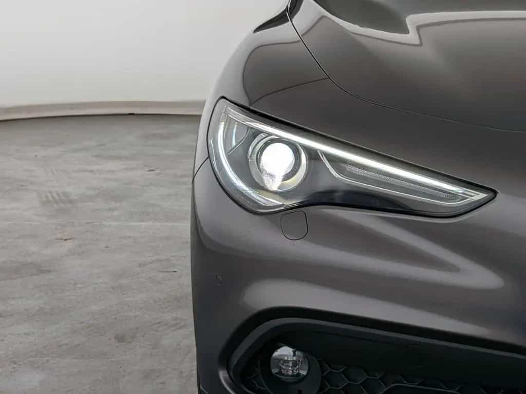 Alfa Romeo Stelvio 2.2 JTDM Super Q4 LEDER+XENON+NAVI+AHK+ 12/2020-photo-2