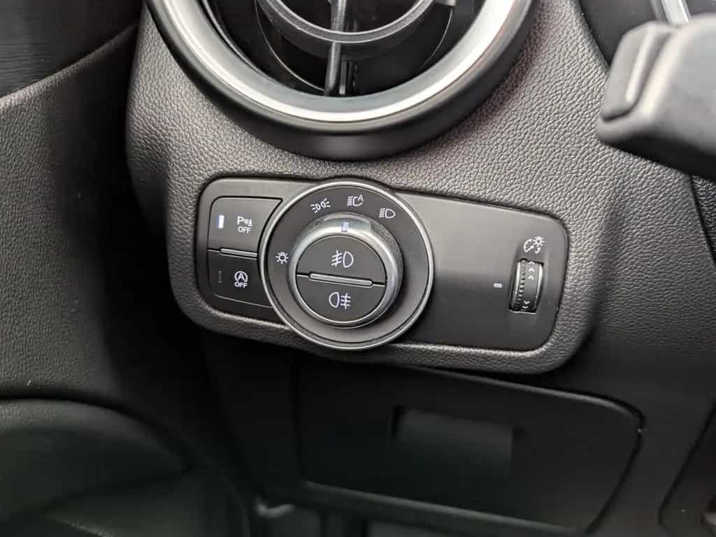 Alfa Romeo Stelvio 2.2 JTDM Super Q4 LEDER+XENON+NAVI+AHK+ 12/2020-photo-27