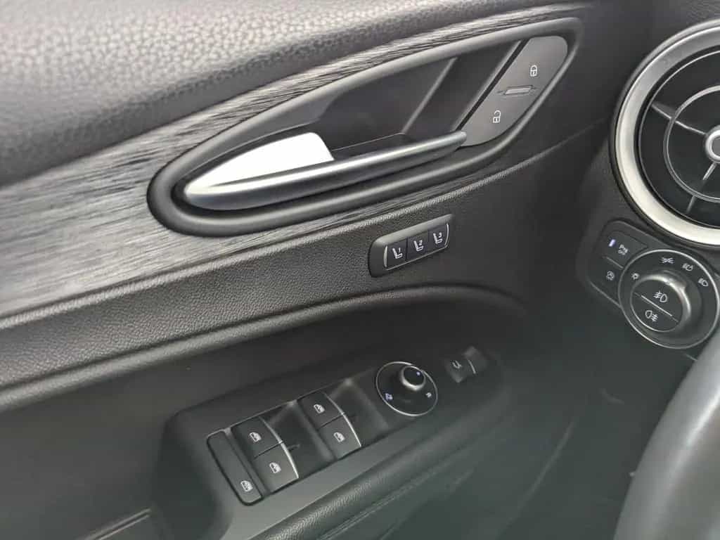 Alfa Romeo Stelvio 2.2 JTDM Super Q4 LEDER+XENON+NAVI+AHK+ 12/2020-photo-29