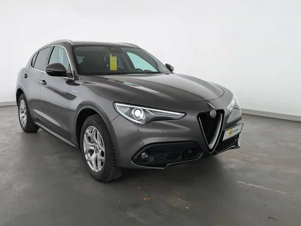 Alfa Romeo Stelvio 2.2 JTDM Super Q4 LEDER+XENON+NAVI+AHK+ 12/2020-photo-4