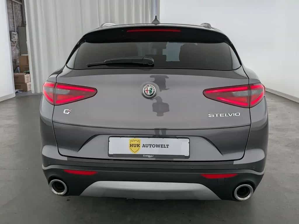 Alfa Romeo Stelvio 2.2 JTDM Super Q4 LEDER+XENON+NAVI+AHK+ 12/2020-photo-6