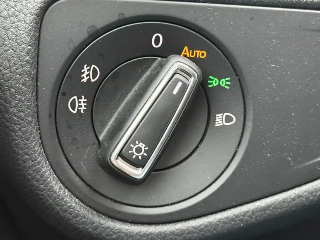 Volkswagen Golf 1.5 16V DSG Kombi Cam ACC APP Connect 07/2019-photo-20