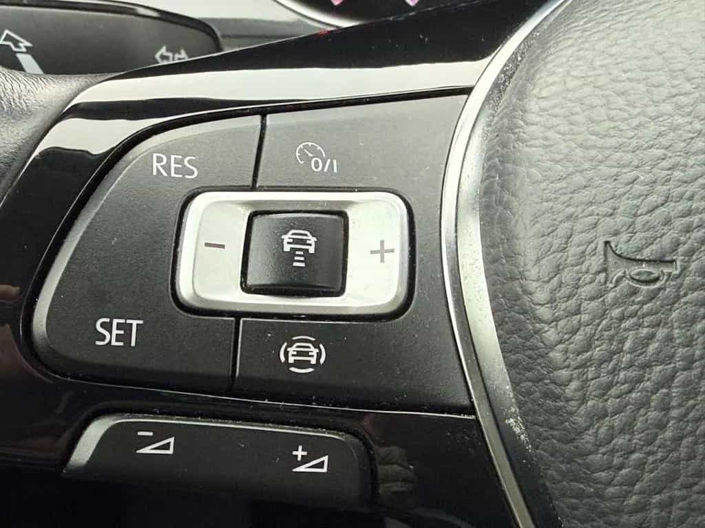 Volkswagen Golf 1.5 16V DSG Kombi Cam ACC APP Connect 07/2019-photo-22
