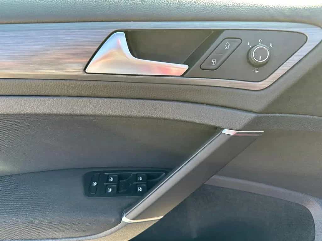 Volkswagen Golf 1.5 16V DSG Kombi Cam ACC APP Connect 07/2019-photo-26